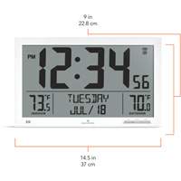 Horloge à réglage automatique à calendrier complet avec de très grands caractères, Numérique, À piles, Blanc OR500 | Duraquip Inc