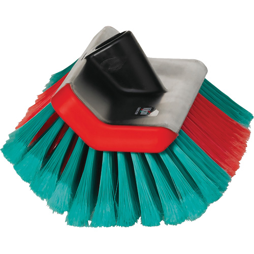 Brosse &agrave; alimentation en eau pour nettoyage des parties hautes et basses des v&eacute;hicules de la s&eacute;rie Transport Duraquip Inc