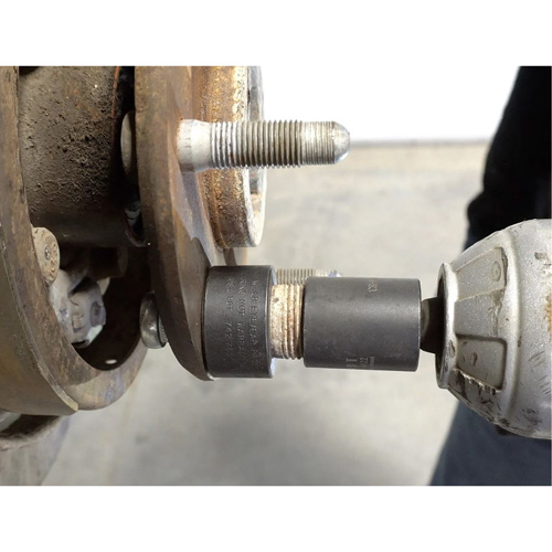 Outil d'installation de goujons de roue Duraquip Inc
