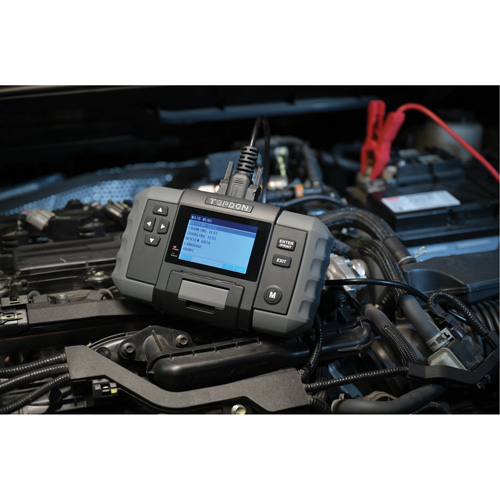 Testeur de batterie 12?V et de syst&egrave;mes 12?V/24?V BT600 avec imprimante int&eacute;gr&eacute;e Duraquip Inc