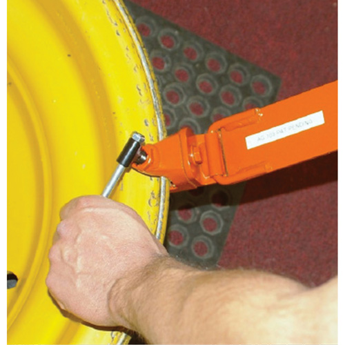Mainteneur de talon pour pneus agricoles Duraquip Inc