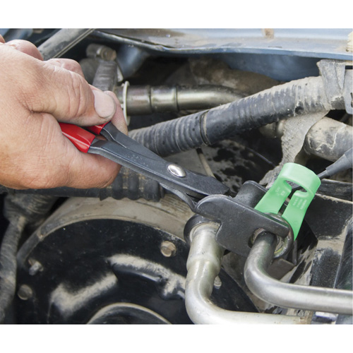 Pince de d&eacute;connexion pour carburant et climatisation Duraquip Inc