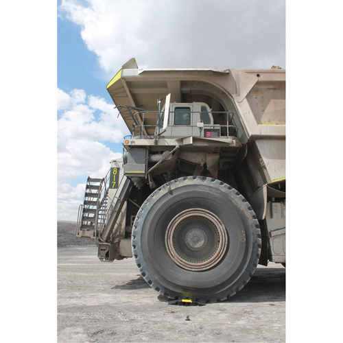 Protecteur de c&acirc;ble &agrave; traverse extr&ecirc;me Yellow Jacket, 2 canaux, 35,75" lo x 42,125" la x 5,125" h Duraquip Inc