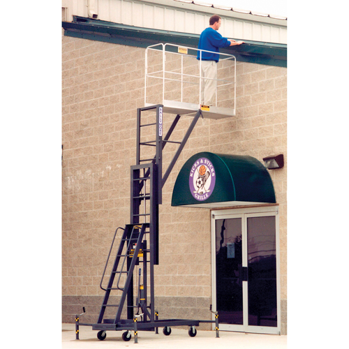 Ballylift&reg; Maintenance Lift Duraquip Inc