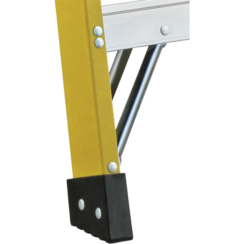 6600 Series Industrial Heavy-Duty 2-Way Stepladders, Fibreglass, 300 lbs. Capacity, 6' Duraquip Inc