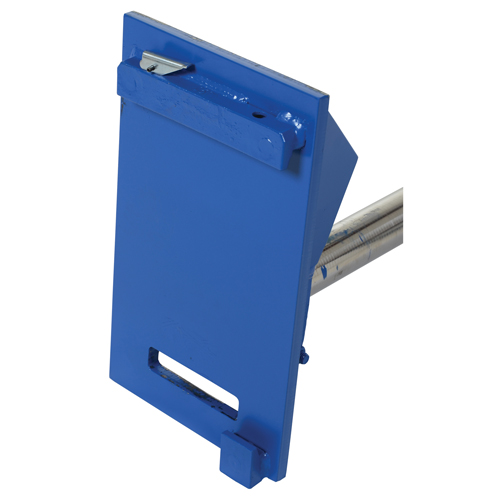 Fl&egrave;che de chariot &eacute;l&eacute;vateur pour tapis, 108-1/2" longueur, Install&eacute; sur tablier, Capacit&eacute; de 2500 lb Duraquip Inc