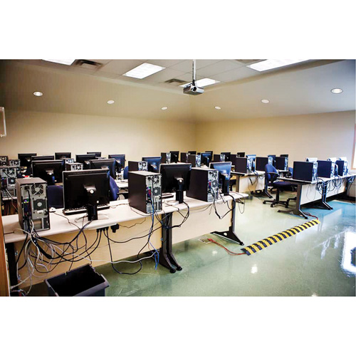 Syst&egrave;me de protection de c&acirc;bles Ultra-Sidewinder - grand , 34" x 13,675" x 2,13", 13500 lb (6,75 tons) Duraquip Inc