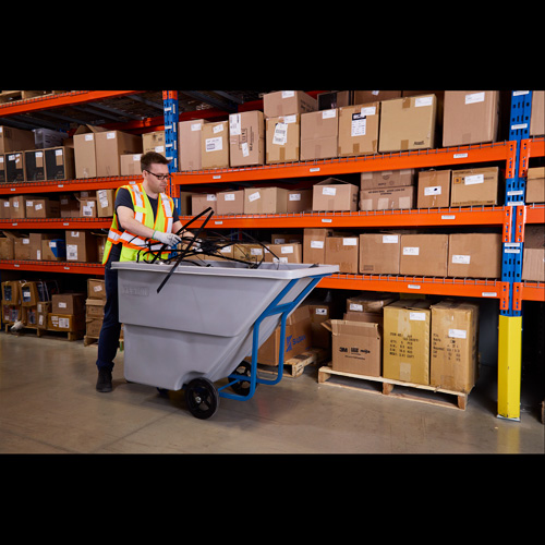 Chariot basculeur en acier, Poly&eacute;thyl&egrave;ne, 0,625 vg³, Capacit&eacute; de charge de 850 lb Duraquip Inc