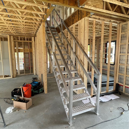Escalier Smartstairs t&eacute;lescopique &agrave; 3-5 marches en aluminium Duraquip Inc