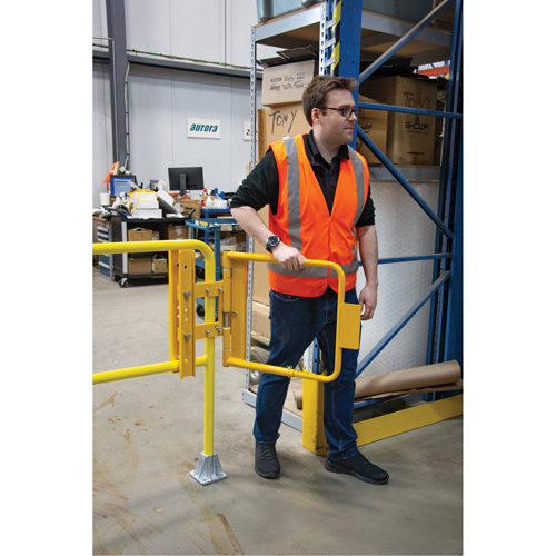 Safety Swing Gate, 21" H x 16" - 26" W Duraquip Inc