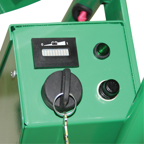 Diable pour baril motoris&eacute; avec roues pneumatiques Duraquip Inc