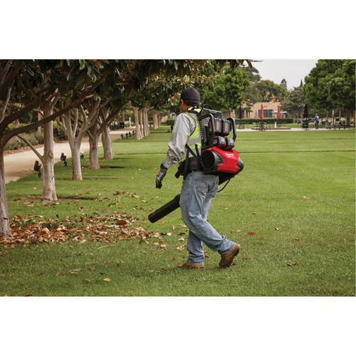 Ensemble souffleur dorsal &agrave; deux piles M18 FUEL (outil seulement), 18 V, Vitesse d'air 155 mi/h, &agrave; pile Duraquip Inc