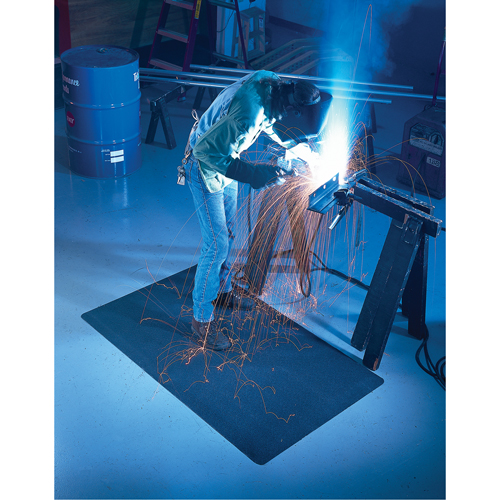 Tapis WeldSafe No 447, Caoutchouc, 75' lo, 2' la x 9/16" &eacute;pais, Noir Duraquip Inc