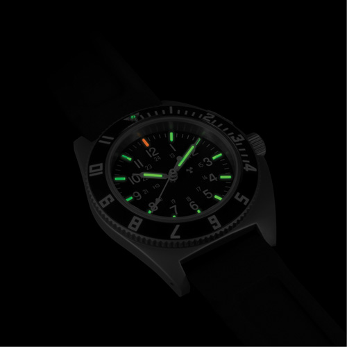 Montre Steel Navigator sur ensemble bracelet en caoutchouc noir de trois morceaux, Num&eacute;rique, &agrave; piles, 41 mm, Noir Duraquip Inc