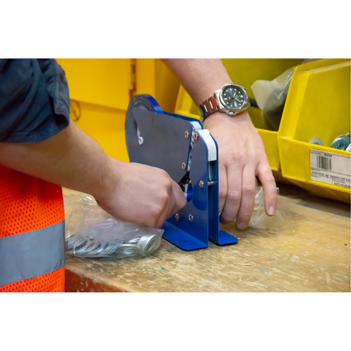 Machines robustes pour fermer les sacs Duraquip Inc