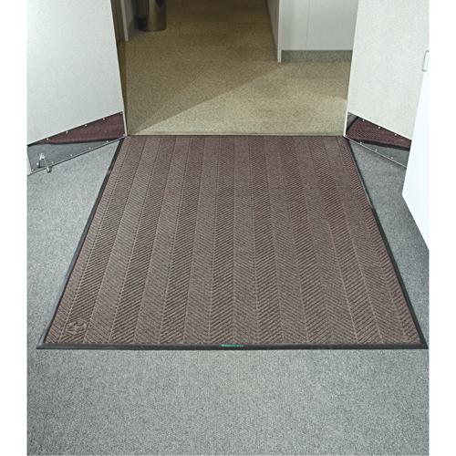 Waterhog&reg; Eco Elite Matting, Wiper/Scraper, 4' x 6' x 3/8", Chestnut Brown Duraquip Inc