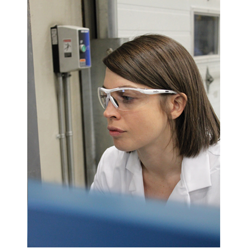 Lunettes de s&eacute;curit&eacute; s&eacute;rie Z1500, Lentille Transparent, Anti-&eacute;gratignures, R&eacute;pond ou surpasse la norme CSA Z94.3 Duraquip Inc