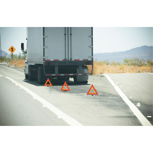 Ensemble de r&eacute;flecteurs triangulaires Duraquip Inc