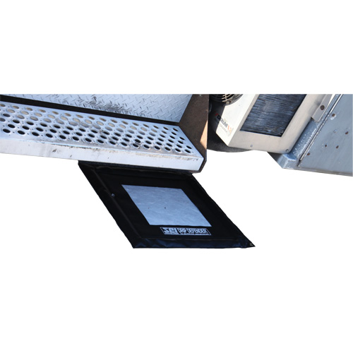 Tampon absorbant pour d&eacute;versements Drip Defender, Huile seulement, 15" x 13", 0,2 gal. d'absorption Duraquip Inc