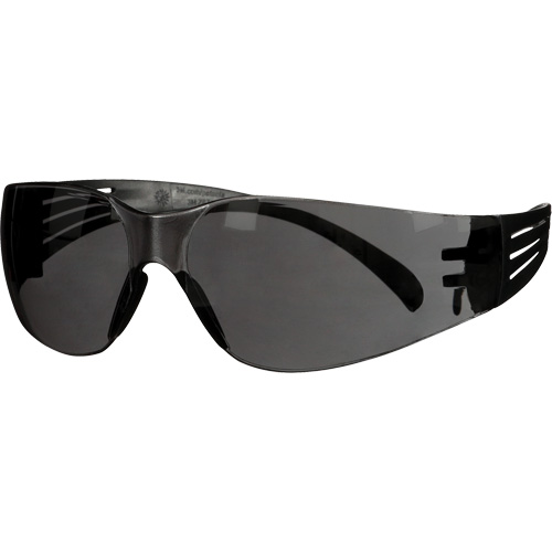 Lunettes de protection de s&eacute;rie 100 SecureFit, Lentille Gris, Antibu&eacute;e/Anti-&eacute;gratignures, ANSI Z87+/R&eacute;pond ou surpasse la norme CSA Z94.3 Duraquip Inc