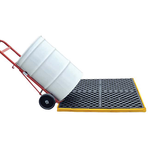 Ultra-Spill Deck flexible, &agrave; vessie, 4 barils, Capacit&eacute; de d&eacute;versement 110 gal. US, 51" x 48" x 5" Duraquip Inc