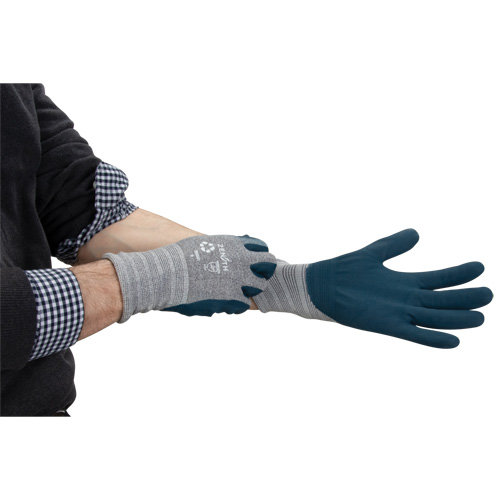 Eco-Friendly Lightweight Coated Gloves, 8, Foam Nitrile Coating, 15 Gauge, Polyester/RPET Shell Duraquip Inc