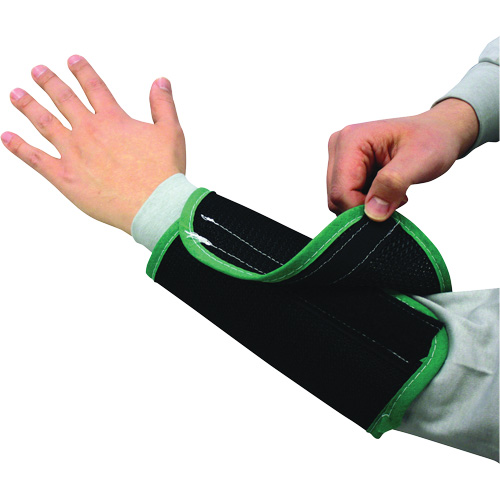 Manchette en maille de canne &agrave; double &eacute;paisseur Kut Gard, Nylon, 9", ASTM ANSI niveau A4, Noir Duraquip Inc