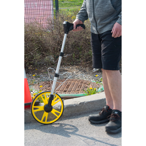 Roue d'arpentage num&eacute;rique, 12,5"/31,8 cm, Gamme de 99999,9 m, Pieds/m&egrave;tres Duraquip Inc