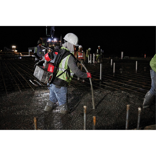 Ensemble vibrateur &agrave; b&eacute;ton &agrave; dos MX Fuel Duraquip Inc