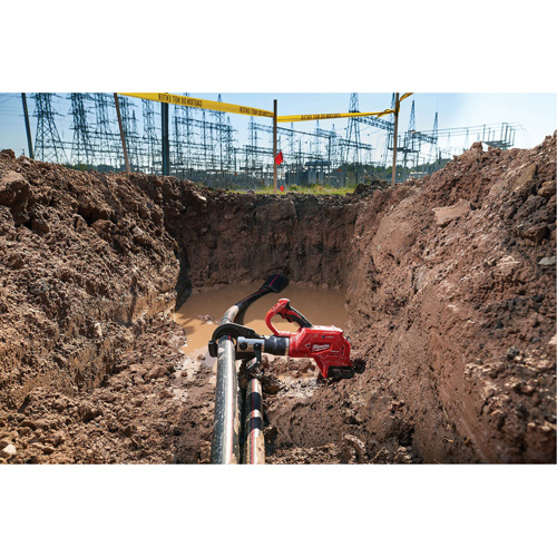 Coupe-c&acirc;ble pour c&acirc;bles souterrains de 3" M18 Force Logic avec t&eacute;l&eacute;commande sans fil Duraquip Inc