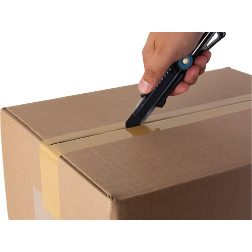 18mm Professional Knife with Ratchet, Stainless Steel, Heavy-Duty, Plastic Handle Duraquip Inc