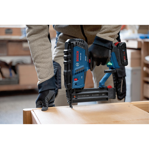 Cloueur pour clous &agrave; t&ecirc;te perdue de calibre 18 (outil seul), 18 V, Lithium-ion Duraquip Inc