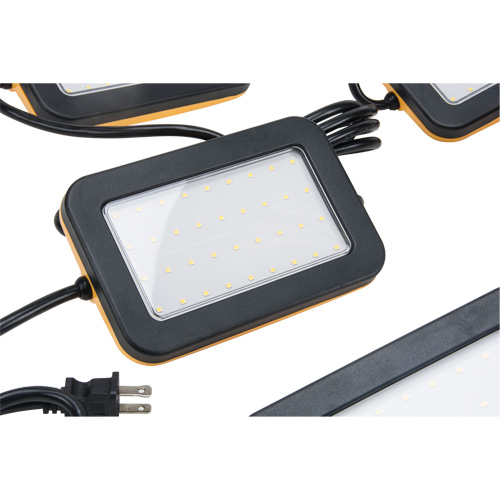 Chaîne de baladeuses DEL, 5 Lumi&egrave;res, 50' lo, Boîtier en Plastique Duraquip Inc