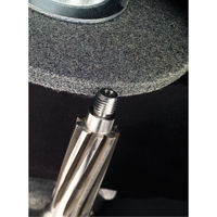 Meules homog&egrave;nes d'&eacute;barbage EXL Scotch-Brite, 1" x 1", Arbre de 3/16", Grain de 2A, Oxyde d'aluminium Duraquip Inc