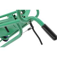 Diable pour baril motoris&eacute; avec roues pneumatiques Duraquip Inc