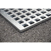 Ultra-Spill Pallet en acier, 4 barils, Capacit&eacute; de d&eacute;versement 68 gal. US, 49,1" x 47,1" x 10,9" Duraquip Inc
