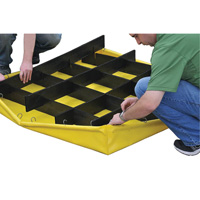 Ultra-Spill Pallet flexible, 4 barils, Capacit&eacute; de d&eacute;versement 66 gal. US, 48" x 48" x 7" Duraquip Inc