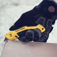 Self-Retracting Utility Knife, Steel, Cushion Handle Duraquip Inc