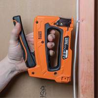 Agrafeuse pour c&acirc;blage libre, Agrafes 5/16"/1/4"/11/32" Duraquip Inc