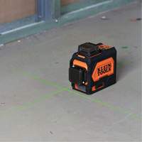 Niveau laser planaire vert auto-nivelant rechargeable Duraquip Inc