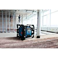 Radio de chantier avec Bluetooth 5.0 et station dalimentation, Lithium-ion, 18 V Duraquip Inc