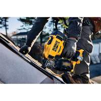 15° Cordless Coil Roofing Nailer Kit, 20 V, Lithium-Ion Duraquip Inc